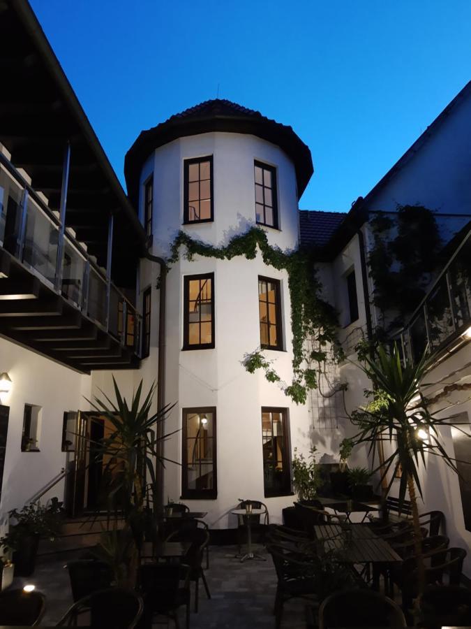 Hotel Weisses Ross Elsterwerda エクステリア 写真