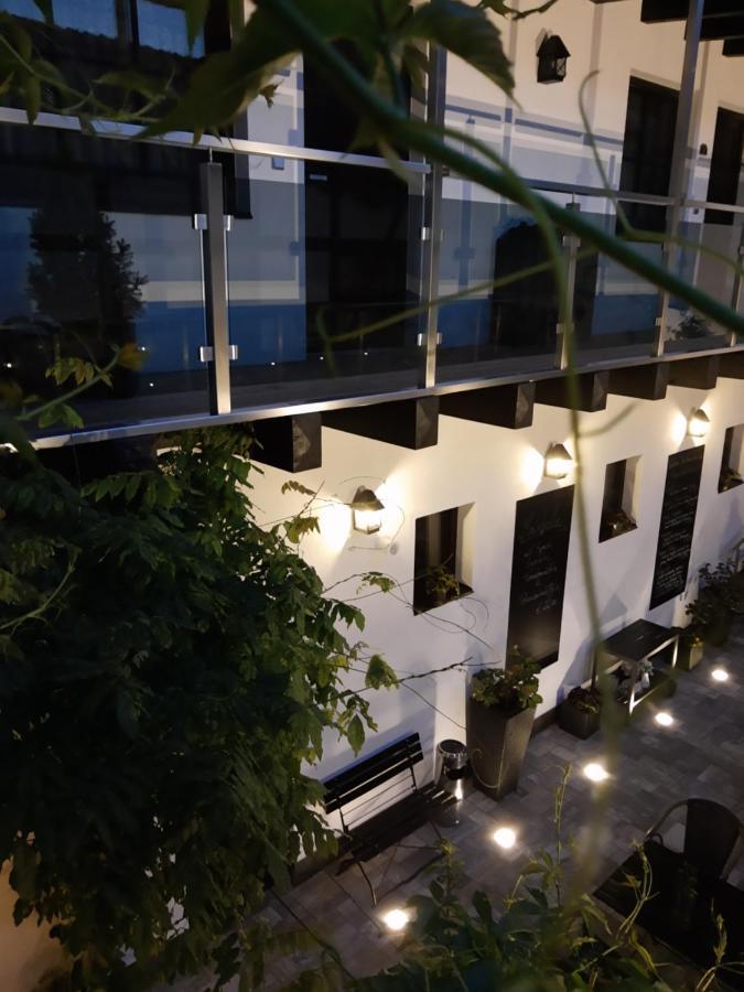Hotel Weisses Ross Elsterwerda エクステリア 写真