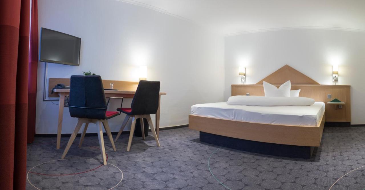 Hotel Weisses Ross Elsterwerda エクステリア 写真